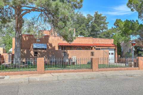 1307 CLAIRE Court NW, Albuquerque, NM 87104