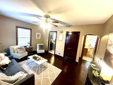 543 9th SE, MASON CITY, IA 50401