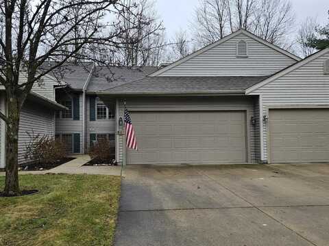 587 Tournament Circle, Norton Shores, MI 49444