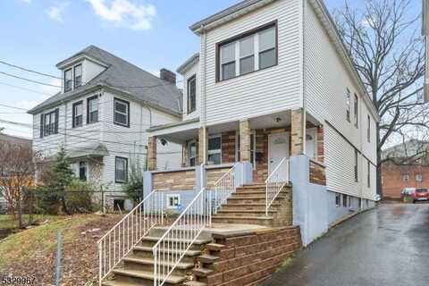 18 Lowden St, Elizabeth, NJ 07208