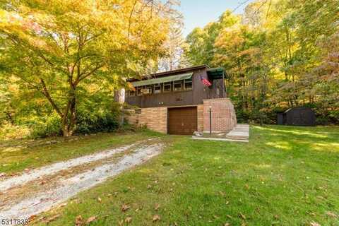 90 Lake Shore Dr, West Milford, NJ 07421