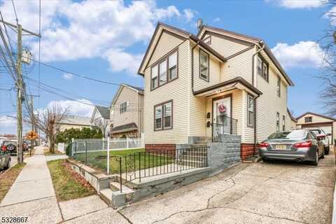 86 W Main St, Bergenfield, NJ 07621