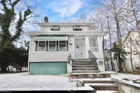 1470 Gaylord Ter, Teaneck, NJ 07666