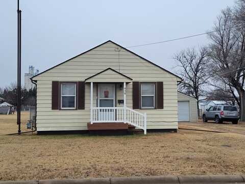 438 E 14th St, Russell, KS 67665