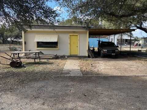 107 S Pepper St, Rocksprings, TX 78880