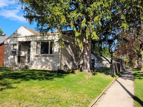 5902 N 72nd St, Milwaukee, WI 53218