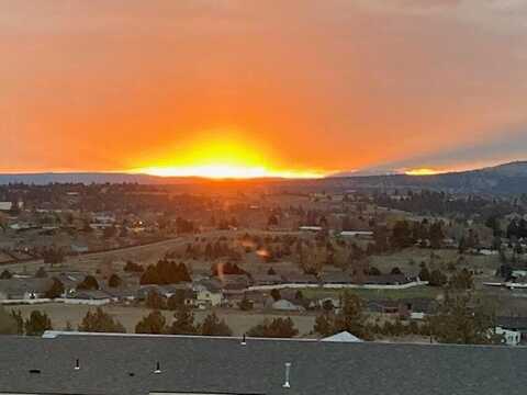 433 SE Larkspur Drive, Madras, OR 97741