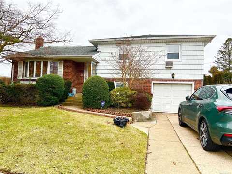 2 Ingram Drive, Hicksville, NY 11801