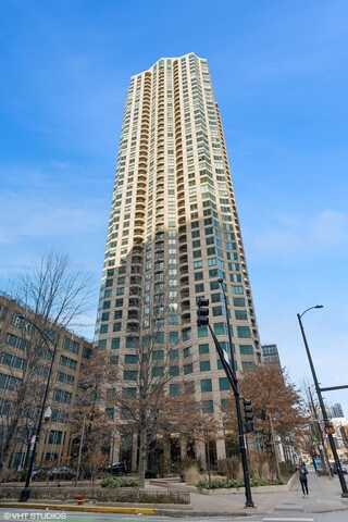 400 N LaSalle Street, Chicago, IL 60654