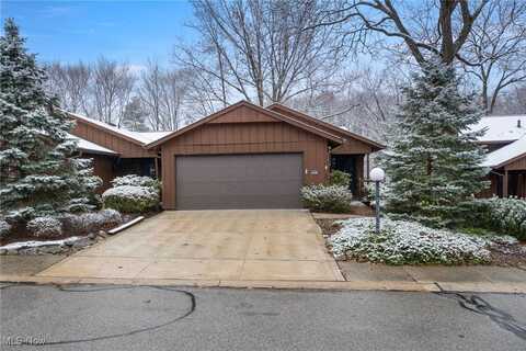 18015 Cliffside Drive, Strongsville, OH 44136