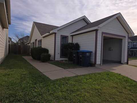 10745 Many Oaks Drive, Fort Worth, TX 76140