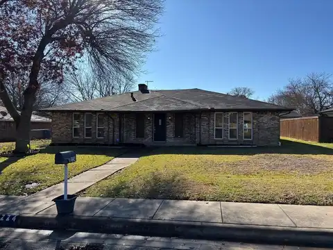 224 Connie Drive, DeSoto, TX 75115