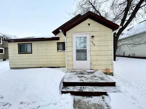 506 John Street, Rolette, ND 58366