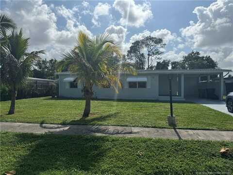 140 Banyan Drive, Port Saint Lucie, FL 34952