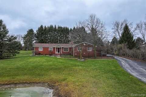 4920 MILETT Road, Fowlerville, MI 48836