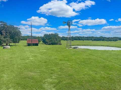 2270 Young Lane, Flatonia, TX 78941