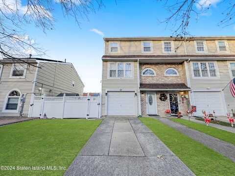 57 Caswell Lane, Staten Island, NY 10314