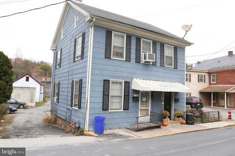 105 HANOVER STREET, GLEN ROCK, PA 17327