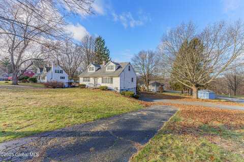 13 Little Bear Road, Schaghticoke, NY 12182