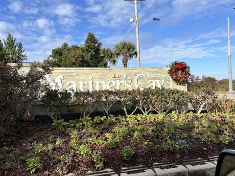 2 Mcdonough Rd, Folly Beach, SC 29439