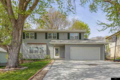 5624 N 92 Street, Omaha, NE 68134