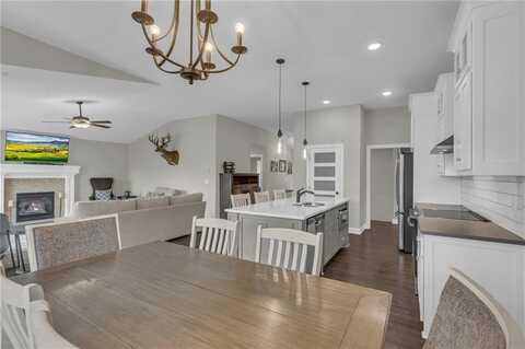 6975 W 162nd Terrace, Overland Park, KS 66085