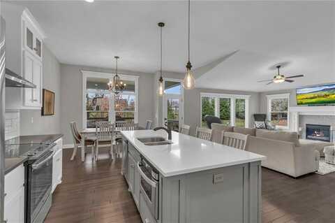 6975 W 162nd Terrace, Overland Park, KS 66085