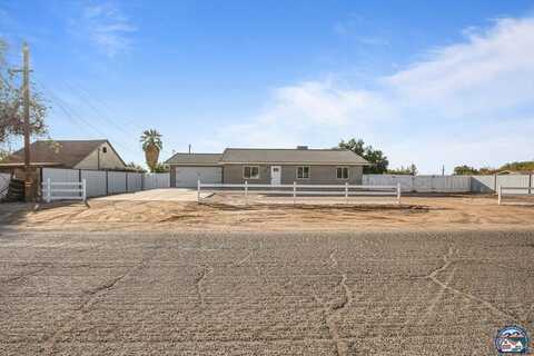 581 Lee Rd, Imperial, CA 92251