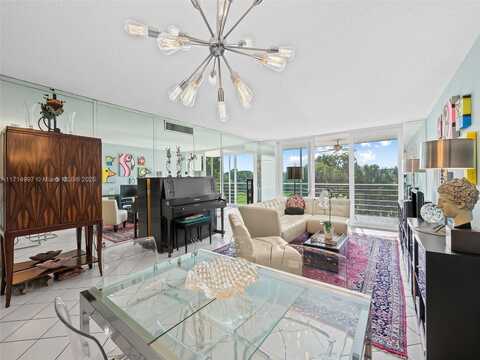 806 Cypress Grove Ln, Pompano Beach, FL 33069