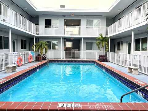 315 69th St, Miami Beach, FL 33141