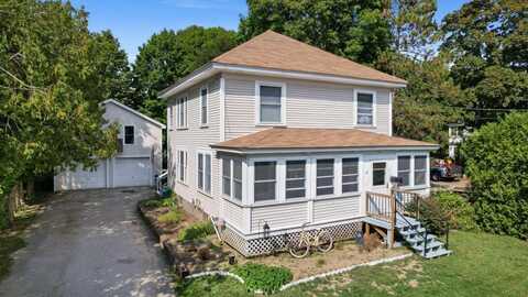 12 Sebasticook Avenue, Newport, ME 04953