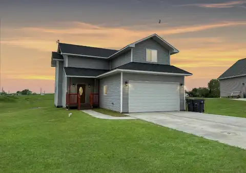 120 Adeline Dr, Stanley, ND 58784