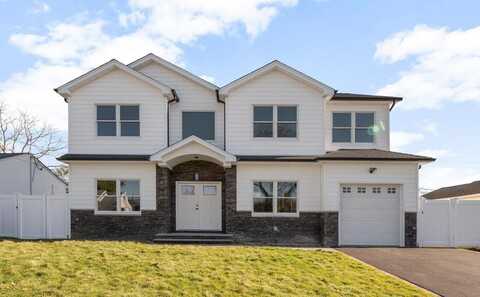 4 Terry Lane, Plainview, NY 11803