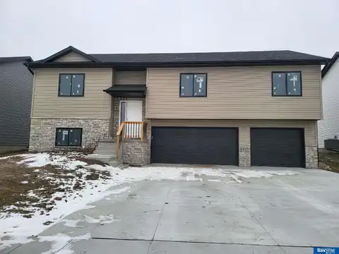 1430 W Beartooth Drive, Lincoln, NE 68521