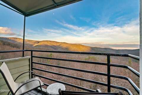 1260 Ski View Drive, Gatlinburg, TN 37738