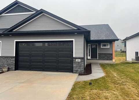 818 Prairie View Dr, WestBranch, IA 52358