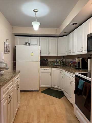 3119 Oakland Shores Dr, Oakland Park, FL 33309