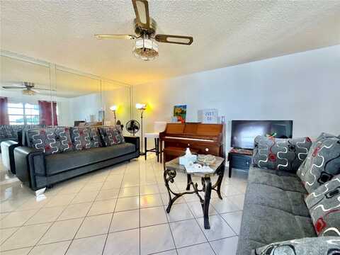 371 Burgundy H, Delray Beach, FL 33484