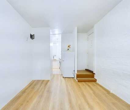 21-58 35 street, Astoria, NY 11105