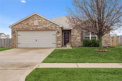 2717 W Fredericksburg Street, Broken Arrow, OK 74011