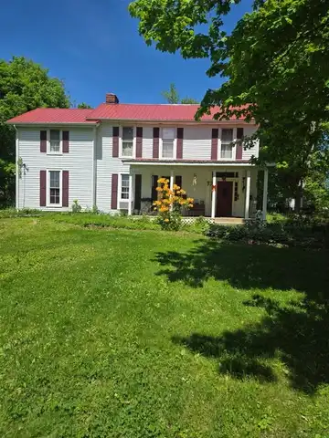 218 Mammoth Cave Street, Cave City, KY 42127