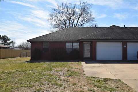 3697 Green Acres unit B RD, Springdale, AR 72764