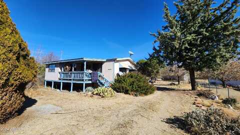 18205 S JOHN FRY Avenue, Peeples Valley, AZ 86332