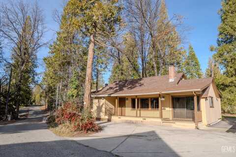 39351 Blue Jay Drive, Bass Lake, CA 93604