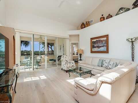 25160 Goldcrest, BONITA SPRINGS, FL 34134