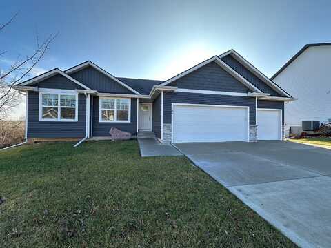 106 Braeburn Circle, Norwalk, IA 50211