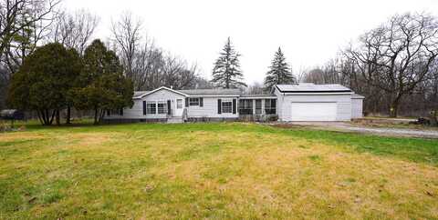 5701 Riverside Drive, Lyons, MI 48851