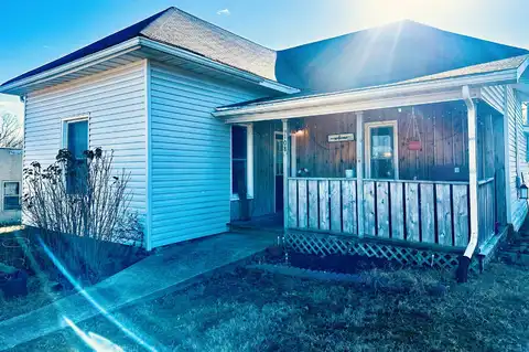 108 E Jackson Street, Stockton, MO 65785