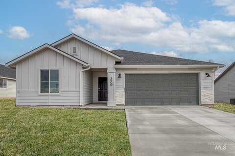 1900 N Thunderbolt St, Mountain Home, ID 83647