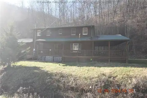 1867 Branch Road, Belle, WV 25015